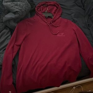 Vineyard vines long sleeves thin shirt with a hoodie